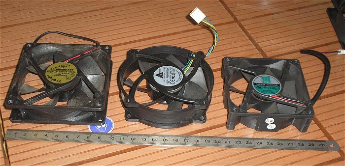 hq2 9x diverse Lüfter Ventilator 12V Volt DC Kunststoff schwarz