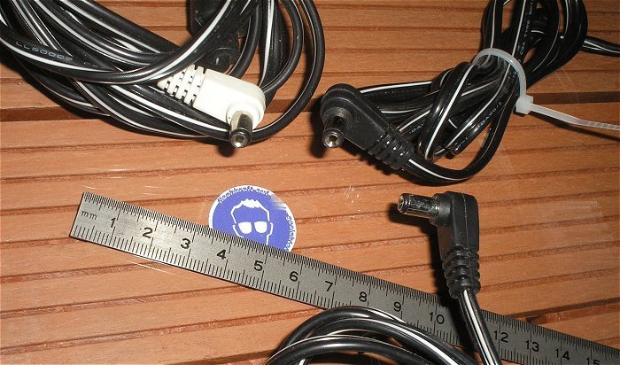hq2 Netzteil Steckernetzteil 230V Volt AC auf 24V DC 1,5A Ampere IPA-36H