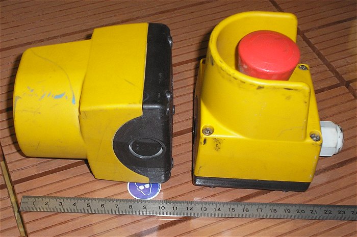 hq2 Notaus Not Aus Taster Schalter rot gelb mit Kragen Siemens 3SB(un)