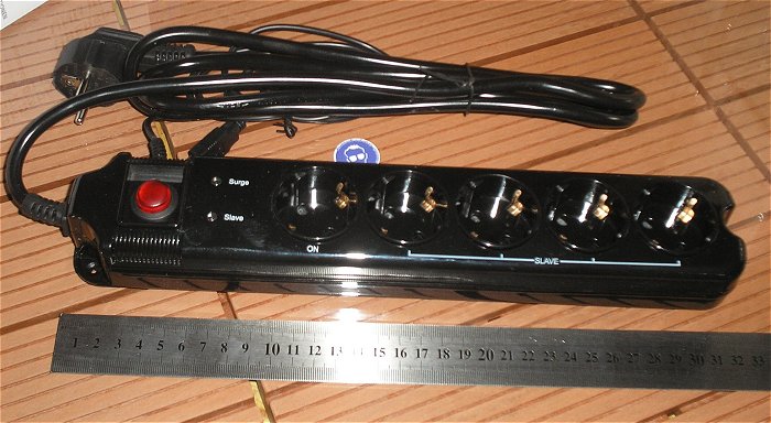 hq1 Schuko-Steckdosenleiste schwarz über USB schaltbar EAN 8716309065818