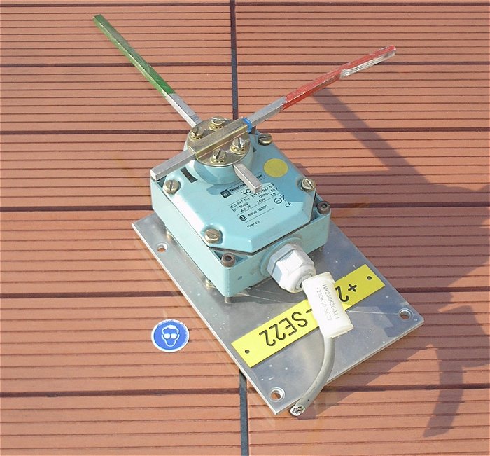 hq Positionsschalter im Metallgehäuse 2S2Ö Telemecanique XCR E18