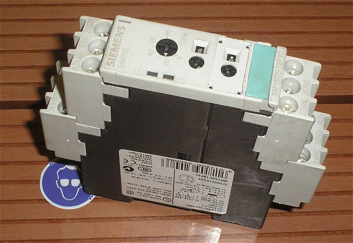 hq1 Zeitrelais 24V AC DC 230V AC Siemens 3RP1505-1BP30 EAN 4011209320086