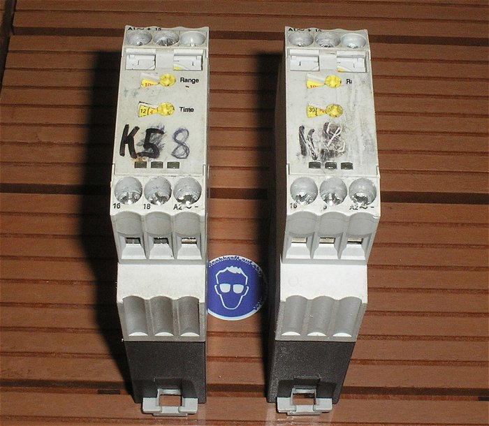 hq1 2x Zeitrelais 24-230V AC DC 0,05s-100h Moeller ETR-4-11-A 411A