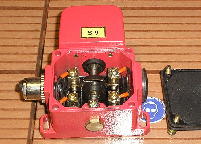 hq6 Handauslöseschalter Taster Drucktaster 1S1Ö Bernstein D-U1 PA 455