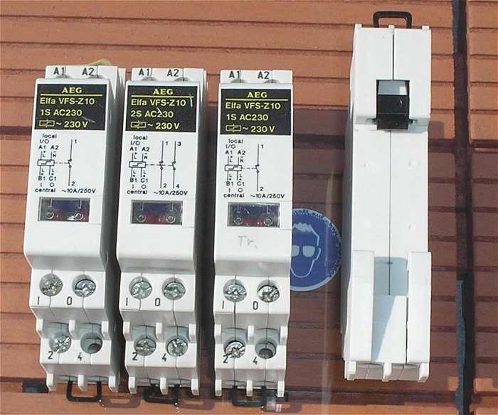 hq1 Stromstoßschalter Stromstoßrelais 230V Volt AC 1S AEG Elfa VFS-Z10