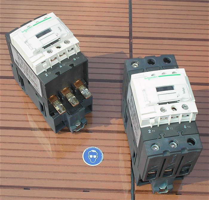 hq 2x Schütz 24V Volt AC 3S + 1S1Ö 400V 30kW Schneider Electric LC1D65A