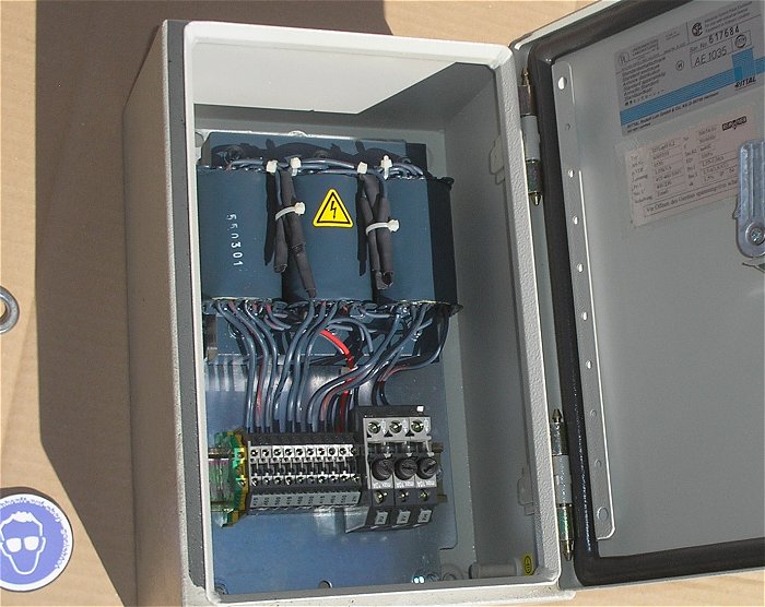 hq4 Schaltschrank Standardschaltschrank mit Bauteilen Rittal AE1035