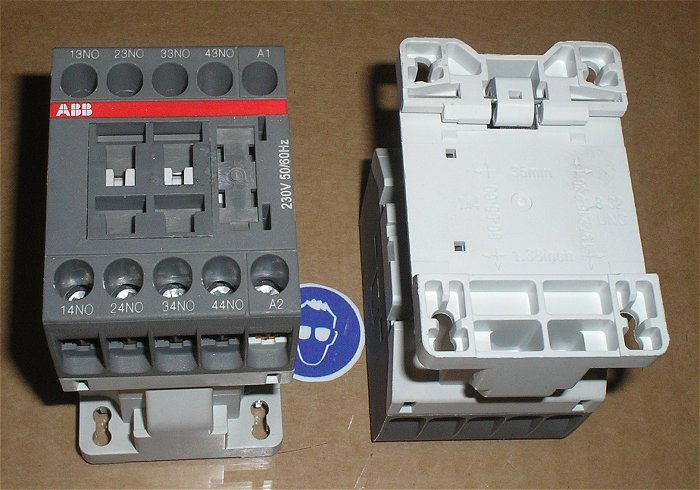 hq1 Schütz Hilfsschütz 230V Volt AC 4S ABB NS44E