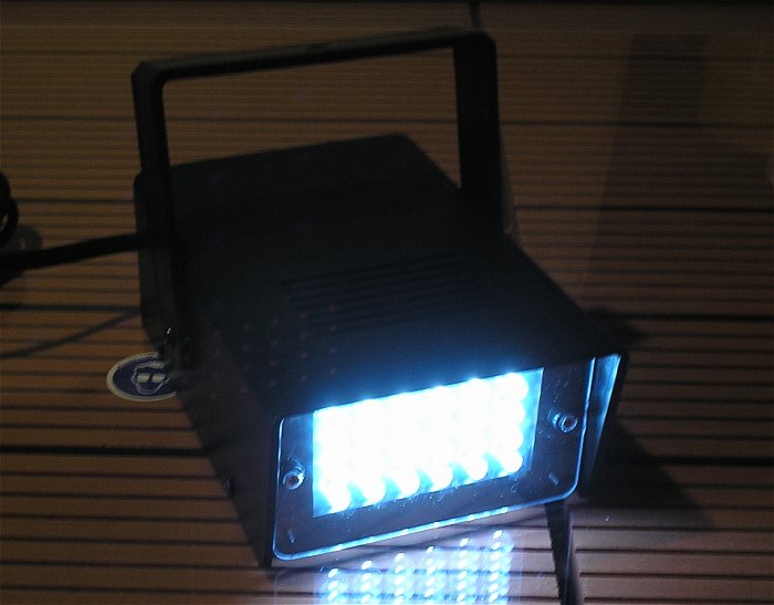 hq1 LED Disco Strobe 230V Volt AC standalone white Sound Eurolite 52200650 EAN 4026397601961