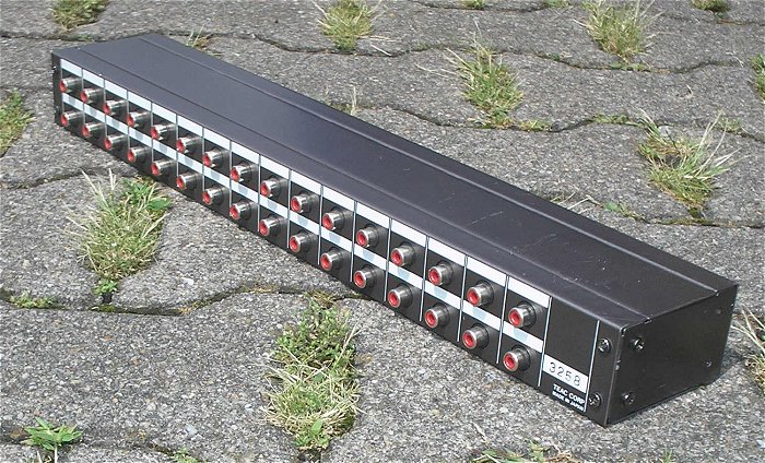 hq1 Patchpanel Patchbox Patchbay 32 Kanal Cinch Chinch ohne Rackwinkel Tascam PB 32R