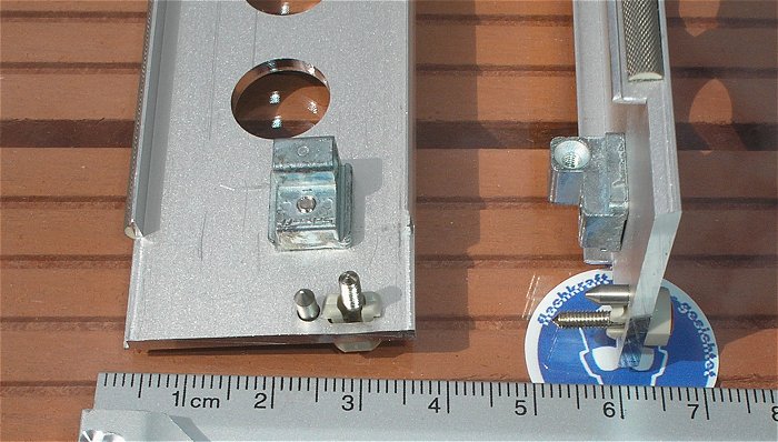 hq3 Teilblende Blende Taster Stecker Einbau ca 12mm Montageloch für 3HE Rack Alu