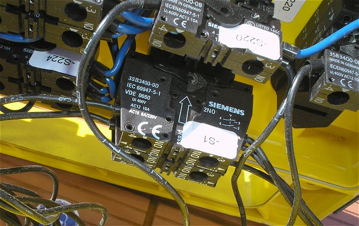 hq5 Bediengehäuse gelb Rose mit Taster Knebel Schließer Siemens 3SB3400-0B 0D