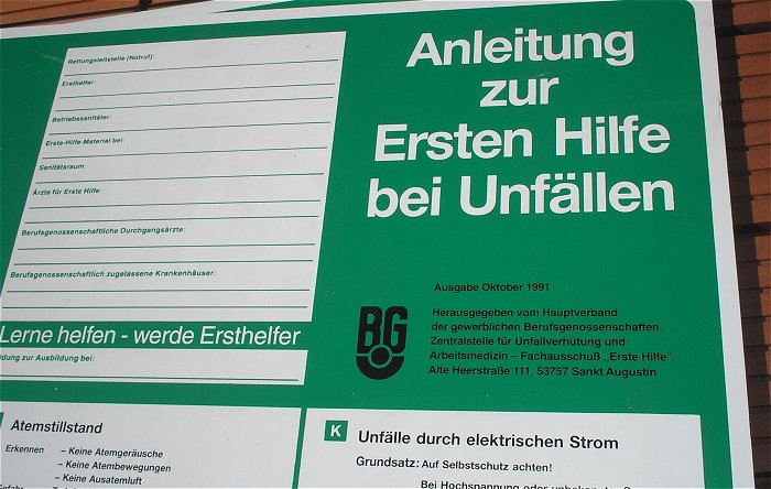 hq2 Schild PVC 50x36cm 500x360mm BG Anleitung zur Ersten Hilfe bei Unfällen 10 1991
