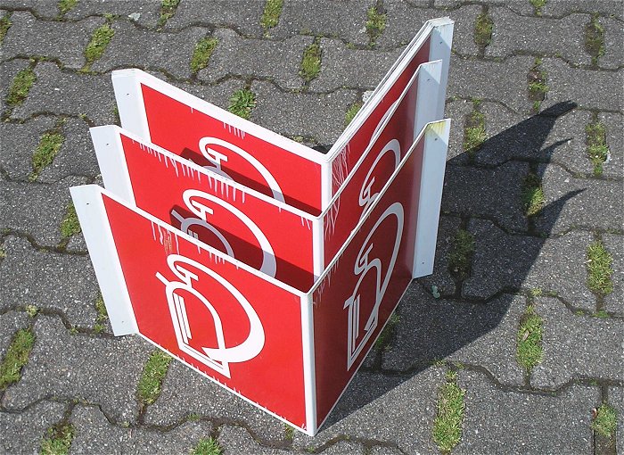 hq3 Winkelschild PVC 30cm 300mm rot weiß Feuerlöscher DIN 4844-2 altes Symbol