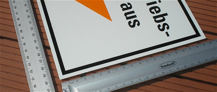 hq2 Schild PVC 30x20cm 300x200mm oranger Pfeil “hier hängen Betriebsanweisungen aus“