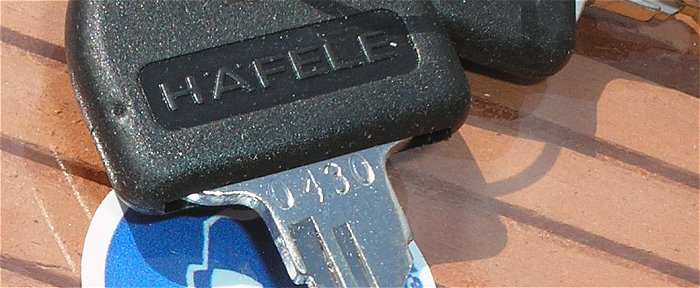 hq4 Schließzylinder Bolzenschloß Schrankschloß Möbelschloß mit 2 Schlüssel Häfele 0430 