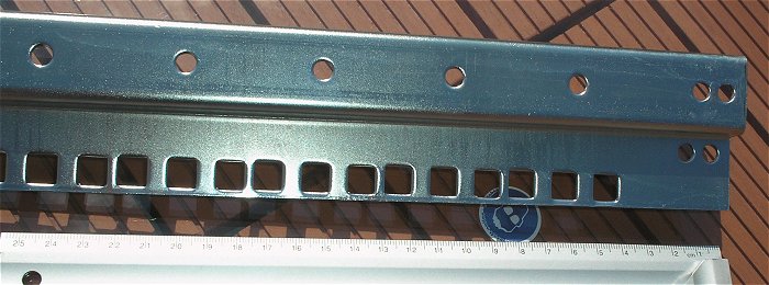 hq2 halbierte Rackschiene 42U für Käfigmuttern 19 Zoll Serverschrank Netzwerkschrank 