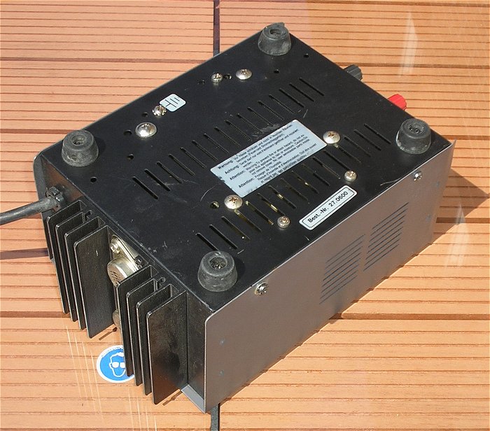 hq1 Netzteil Tischnetzteil 230V AC auf 13,8V DC 8A Ampere Spitze Monacor PS-136