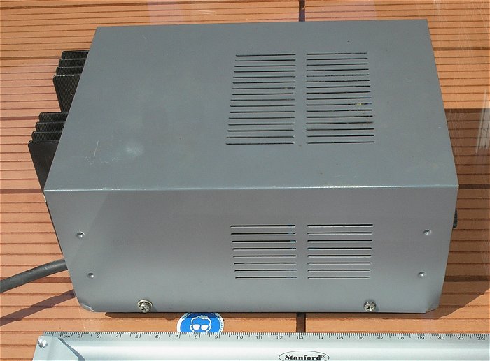 hq6 Netzteil Tischnetzteil 230V AC auf 13,8V DC 8A Ampere Spitze Monacor PS-136