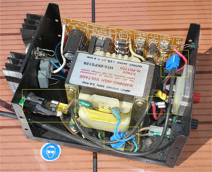 hq7 Netzteil Tischnetzteil 230V AC auf 13,8V DC 8A Ampere Spitze Monacor PS-136