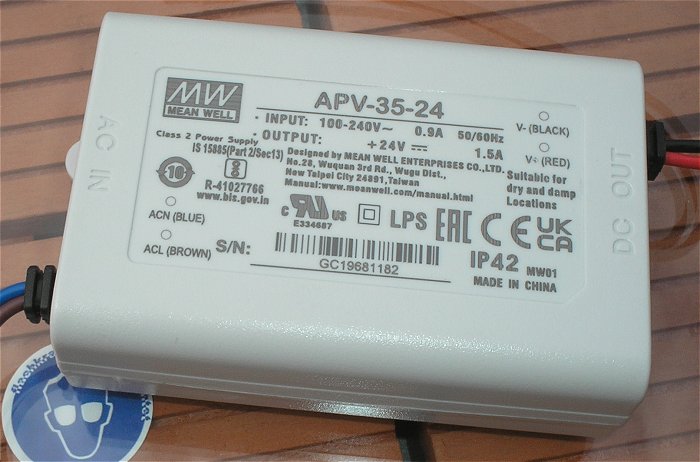 hq1 Netzteil 230V Volt AC auf 24V DC 1,5A Ampere Mean Well APV-35-24 EAN 4021087026604
