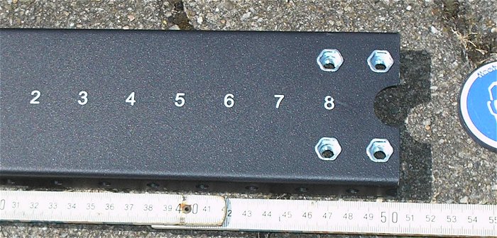 hq9 Stahl Rackschienen ca 130cm für Käfigmuttern von einem Serverschrank Intellinet