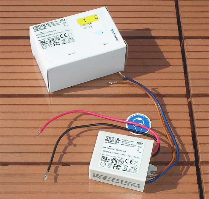 hq Netzteil Konstantstromquelle 230V AC auf 680mA 3-10,5V DC Recom Power RACD07-700