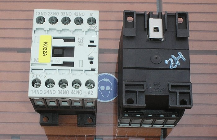 hq1 Schütz Hilfsschütz 24V Volt DC 4S Schließer Moeller DIL A-40