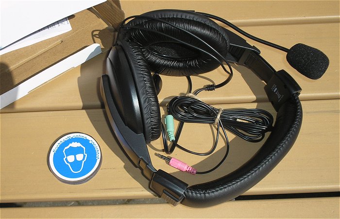 hq2 2x Headset Basetec 1x Gaming 1x Mipow BH323A USB 1x Plantronics EAN 5033588055730