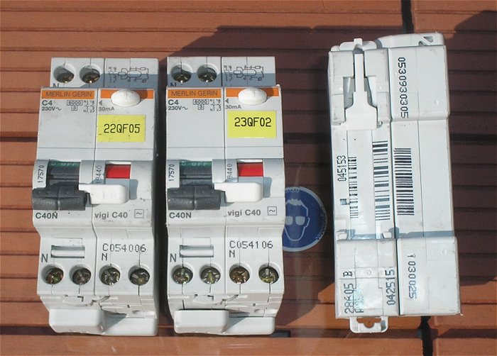 hq1 Fehlerstrom Schutzschalter FI Automat C4 Ampere 0,03A 30mA 2polig Merlin Gerin