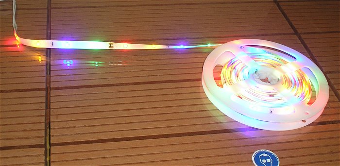 hq1 LED-Streifen RGB 3 Meter 96LEDs + Netzteil Renkforce 1485028 EAN 4016139091921