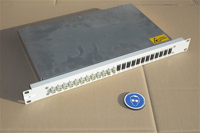 hq1 Rackgehäuse Verteiler Gehäuse 19Zoll 1HE Patchpanel für Glasfaser LWL Kabel