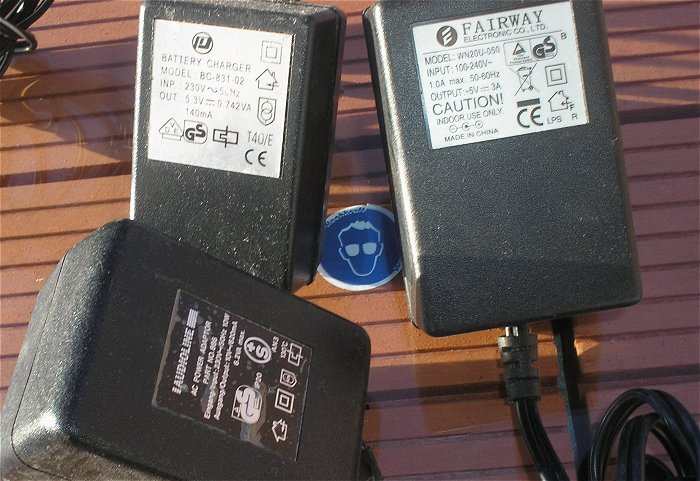 hq2 ca 19x Netzteile Steckernetzteile 230V Volt AC auf u.a. 5V 9V 8,4V 30V 12V DC