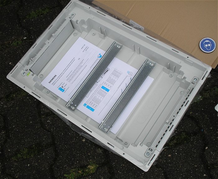 hq2 2x Mauereinputzkasten 400V 63A Siemens Simbox XL 2-reihig 8GB5224-1KM01 EAN 4001869496597