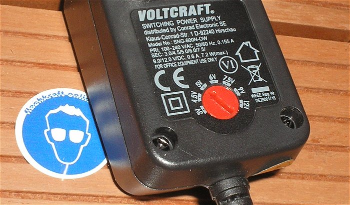 hq1 Steckernetzteil 230V Volt AC auf 3 4,5 5 6 7,5 9 12 max 0,6A Voltcraft SNG-600N-OW