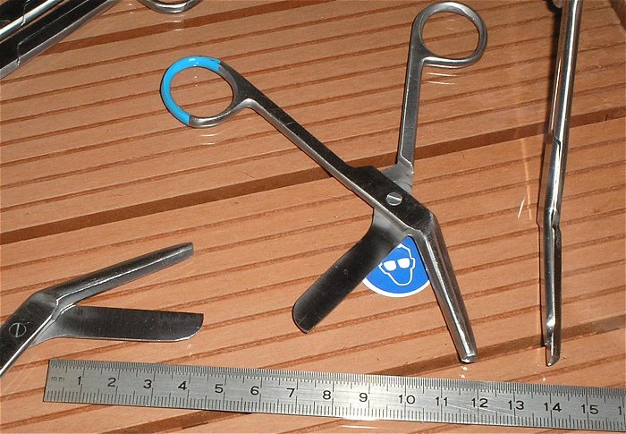 hq7 eine Schere Bastelschere ca 15cm stabil scharf gewinkelt abgerundet Edelstahl